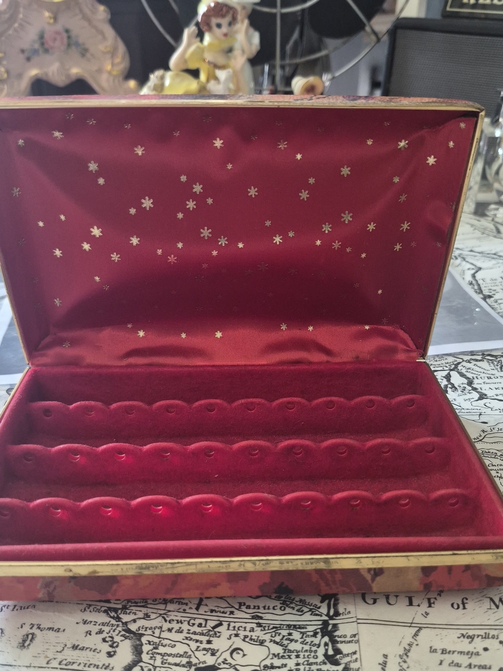 Luxury Red Velvet Jewelry Box - Red